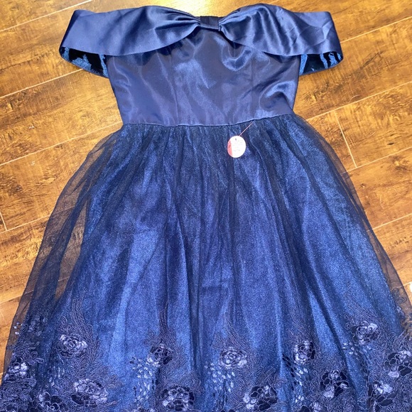Princess short prom date style event dress! - Picture 2 of 7